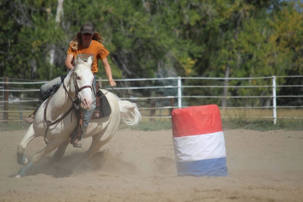 barrel racing, fast